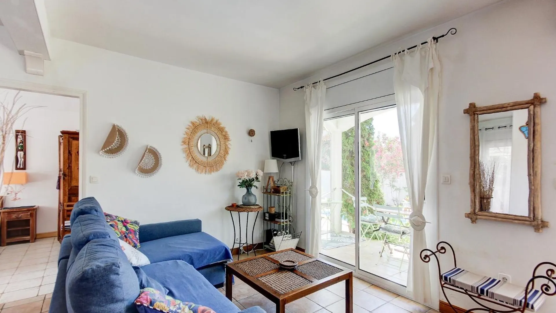 Lush Apartment With View Roses Spain
